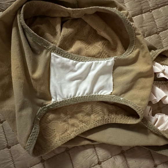 Eberjey Khaki Green Girls Swimsuit Size 8. Lace pattern  In excellent condition - Picture 8 of 8